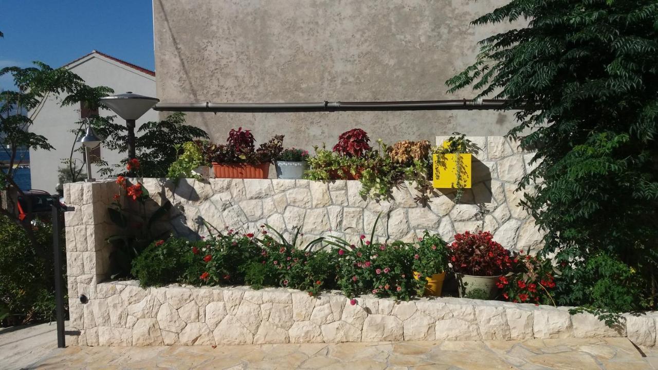 Apartments By The Sea Vinjerac, Zadar - 13811 Posedarje Exterior foto
